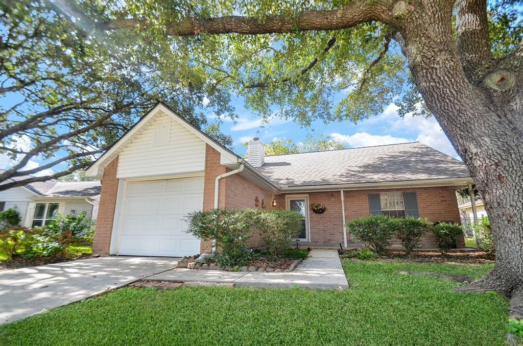 914 W Primrose Meadows Circle, Pearland, Texas image 4