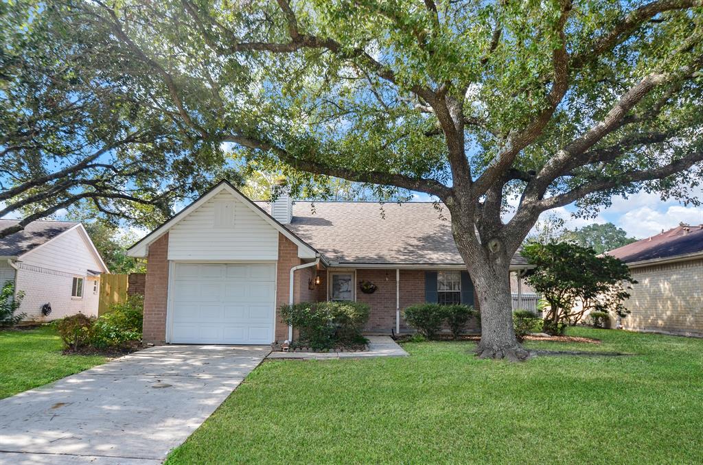 914 W Primrose Meadows Circle, Pearland, Texas image 1