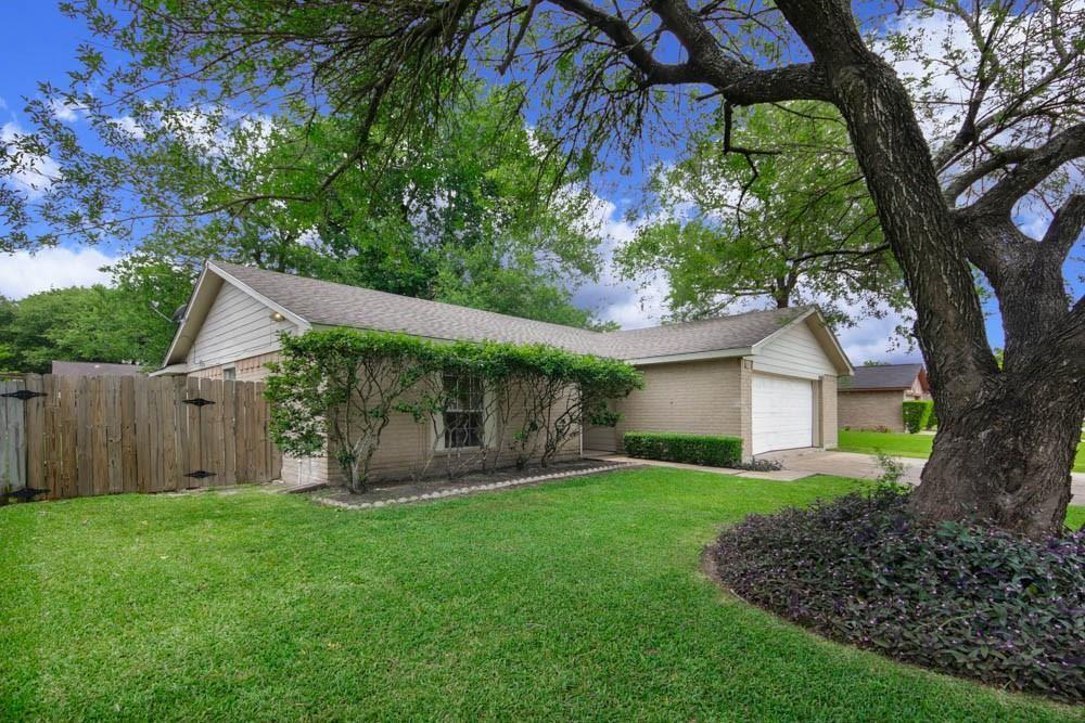 10018 King Ranch Lane, Sugar Land, Texas image 1