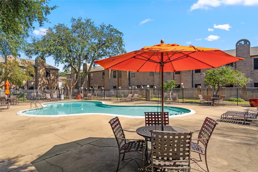 9850 Pagewood Lane #1302, Houston, Texas image 23