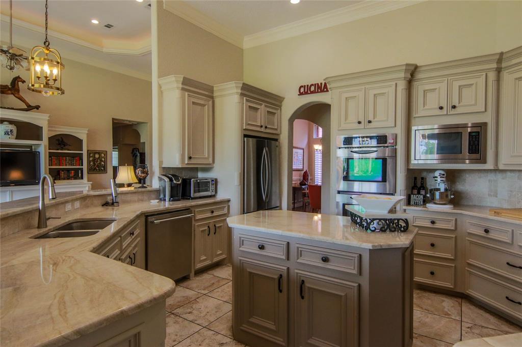 107 Edgewood Drive, Montgomery, Texas image 8