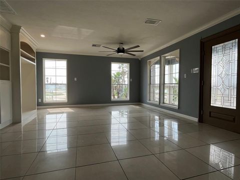 Single Family Residence in San Leon TX 909 18th Street 10.jpg