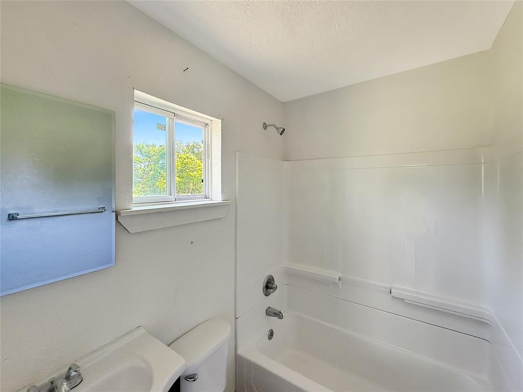 3042 W Crockett Street, Beaumont, Texas image 12