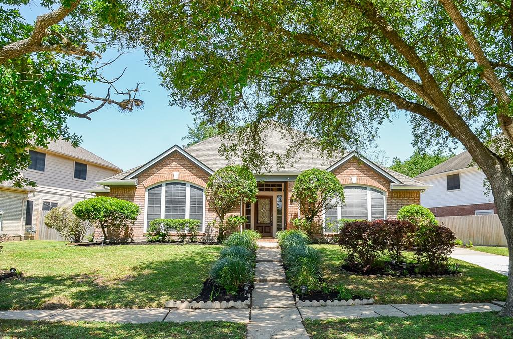 411 Spencers Glen Drive, Sugar Land, Texas image 2