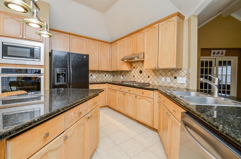 411 Spencers Glen Drive, Sugar Land, Texas image 17