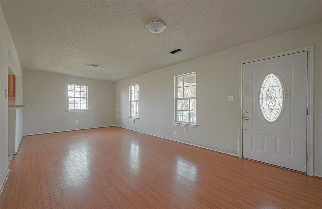 1512 Bayou Drive, Bay City, Texas image 7