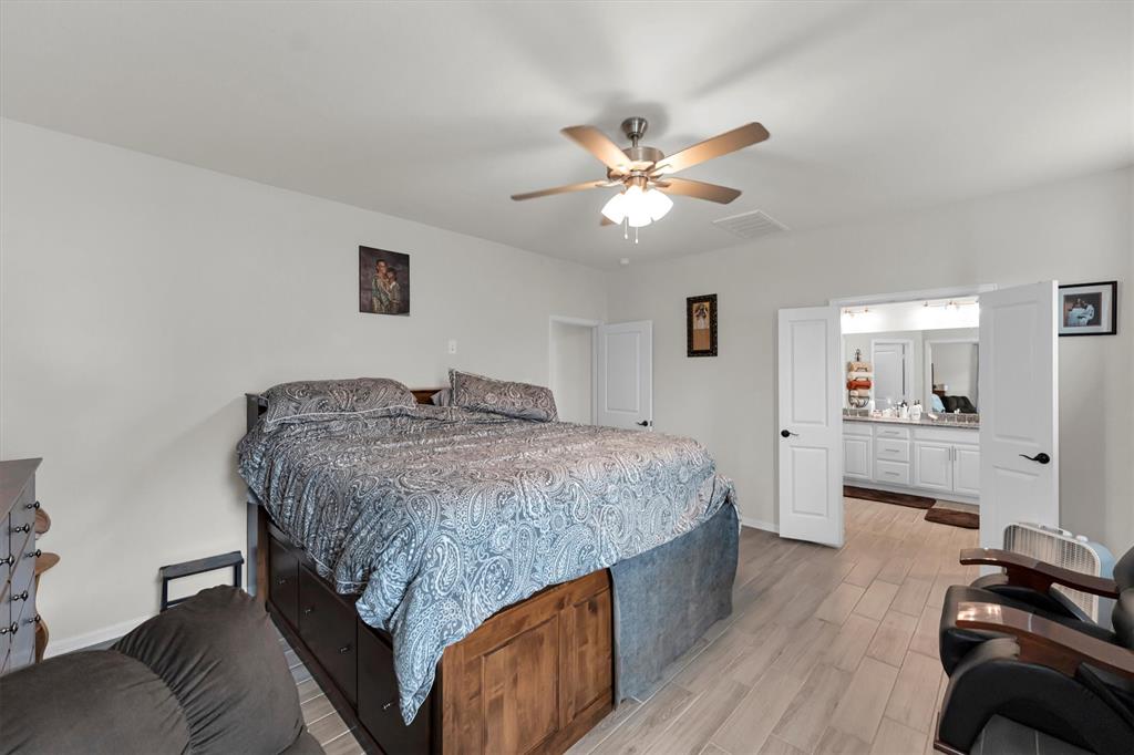 401 Twin Lakes Boulevard, West Columbia, Texas image 31