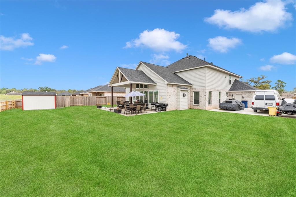 401 Twin Lakes Boulevard, West Columbia, Texas image 7