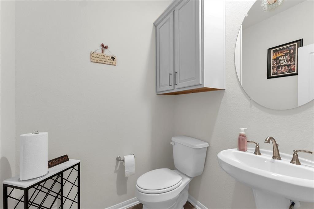 401 Twin Lakes Boulevard, West Columbia, Texas image 36