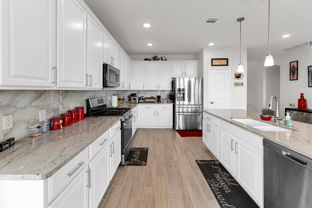 401 Twin Lakes Boulevard, West Columbia, Texas image 20
