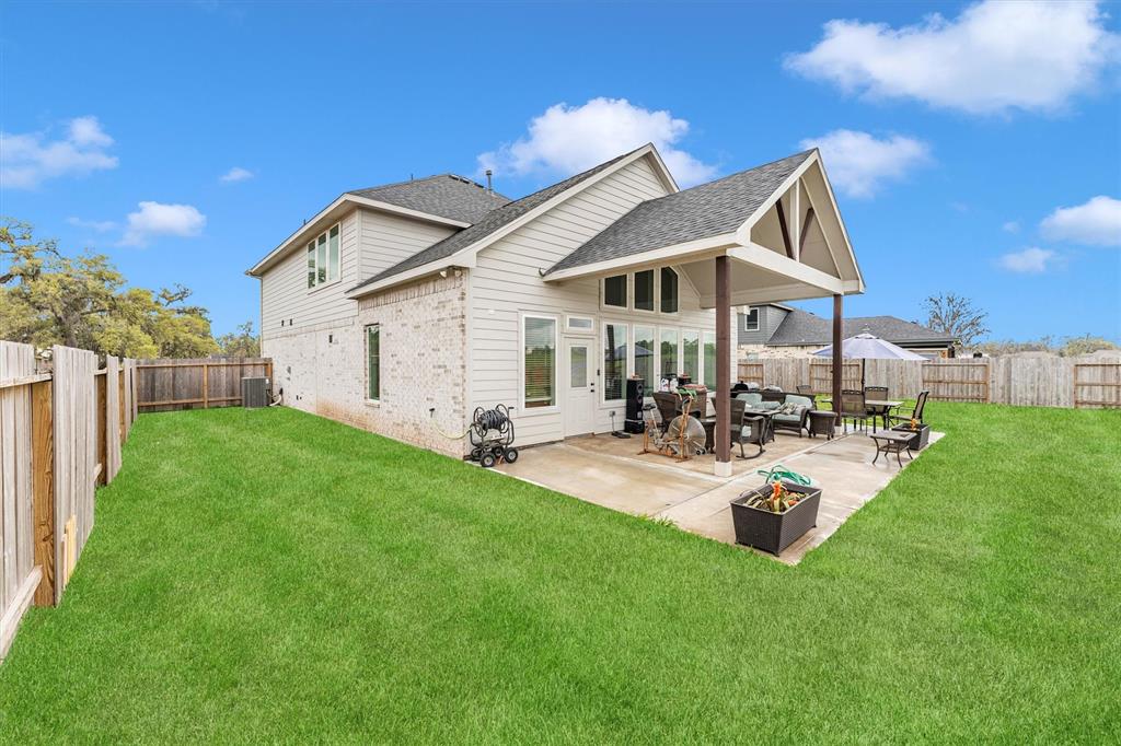401 Twin Lakes Boulevard, West Columbia, Texas image 8
