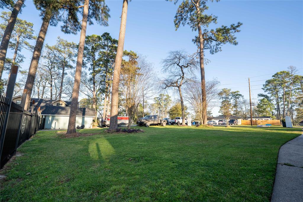 2123 Indian Shores Road, Crosby, Texas image 3