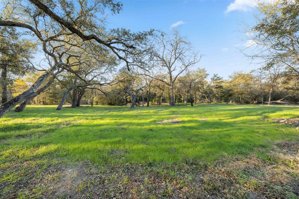 1038 County Road 207 Road, Weimar, Texas image 2