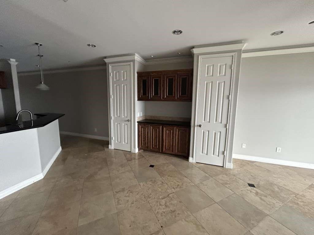 7039 Kingston Cove Lane 303