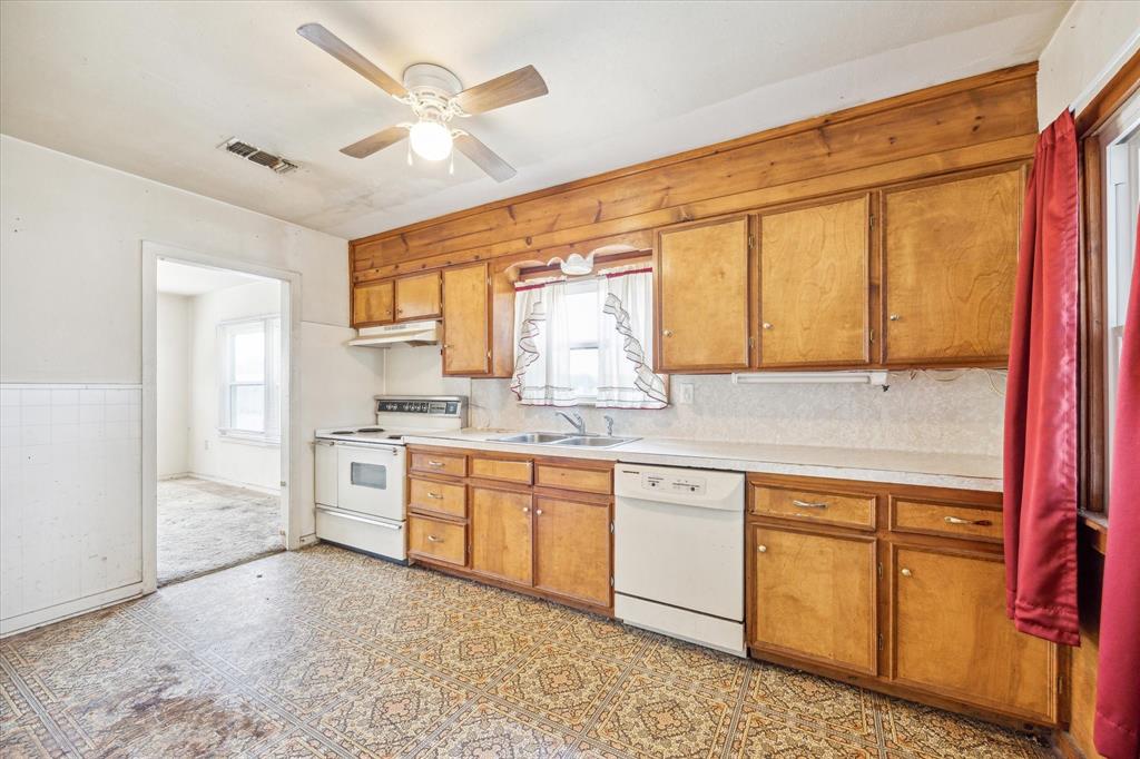 1275 Baker Street, Hempstead, Texas image 7