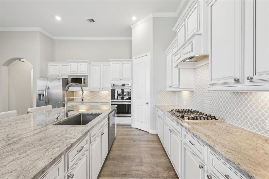 1611 Carriage Oaks Lane, Katy, Texas image 13