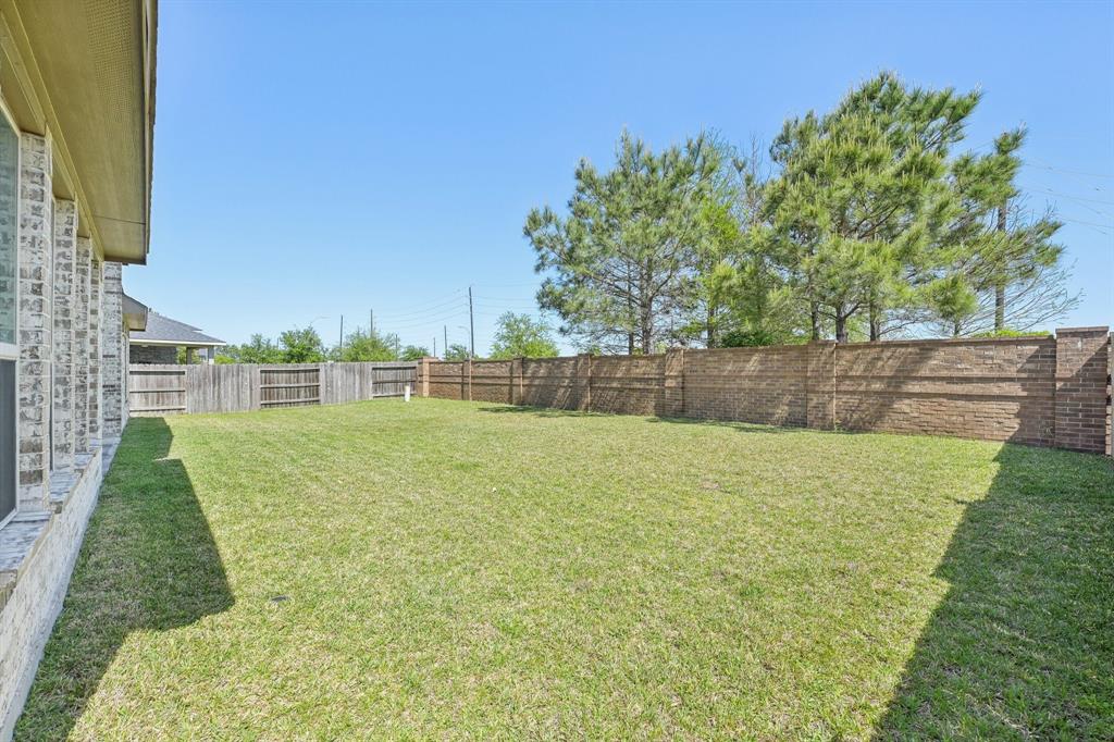 1611 Carriage Oaks Lane, Katy, Texas image 39