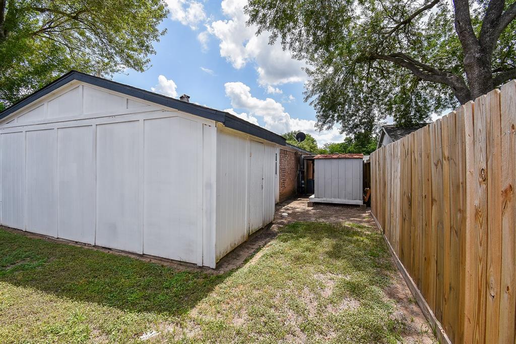 1102 Ashdale Drive, Sugar Land, Texas image 8