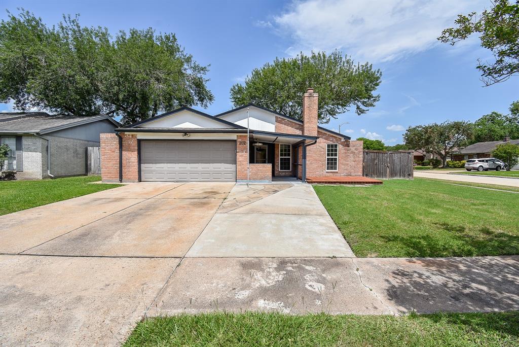 1102 Ashdale Drive, Sugar Land, Texas image 3