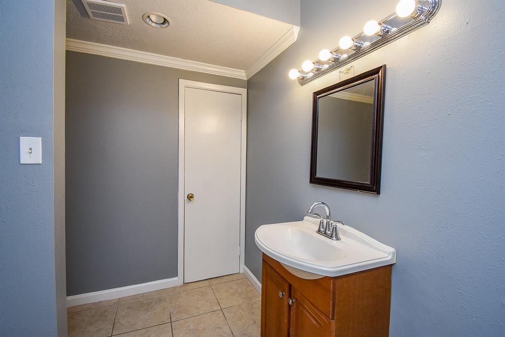 1102 Ashdale Drive, Sugar Land, Texas image 31
