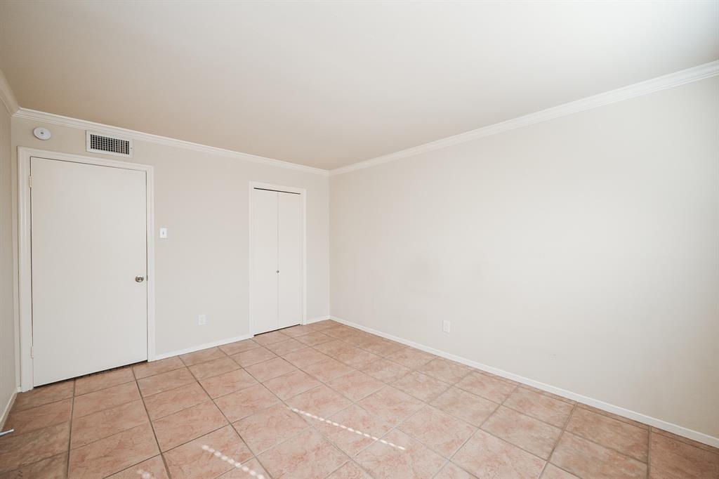 5230 Arboles Drive #4, Houston, Texas image 16