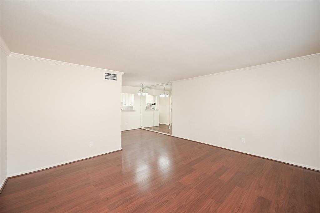 5230 Arboles Drive #4, Houston, Texas image 8