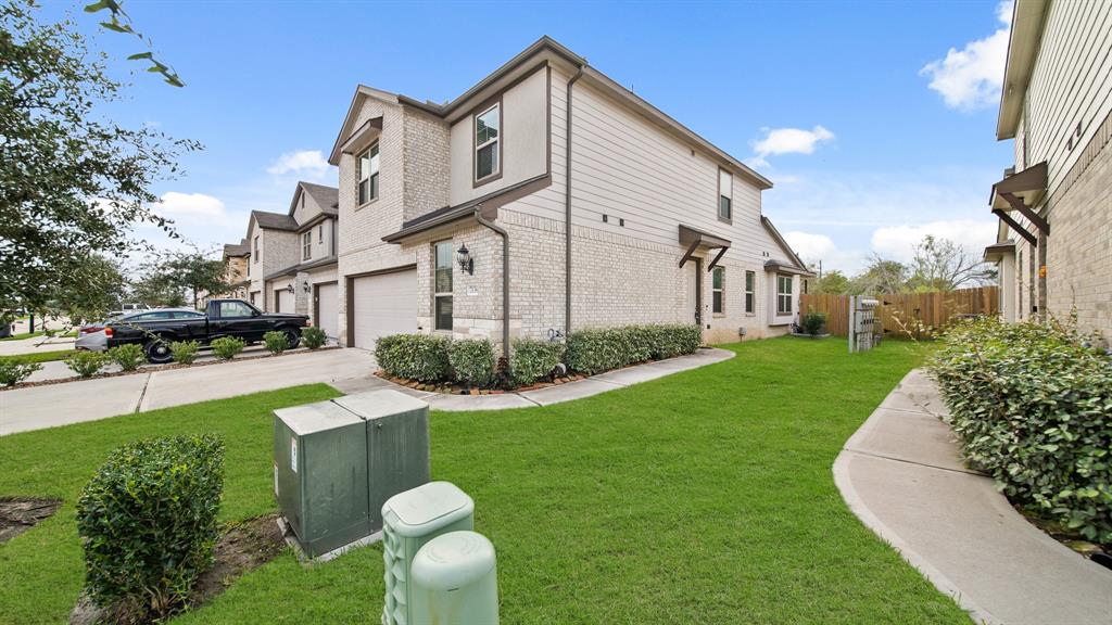 7138 Fannin Street, Pearland, Texas image 25