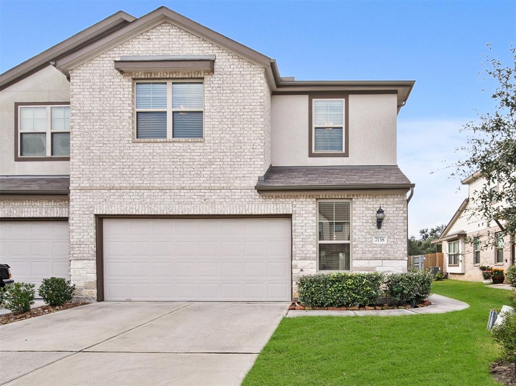 7138 Fannin Street, Pearland, Texas image 1