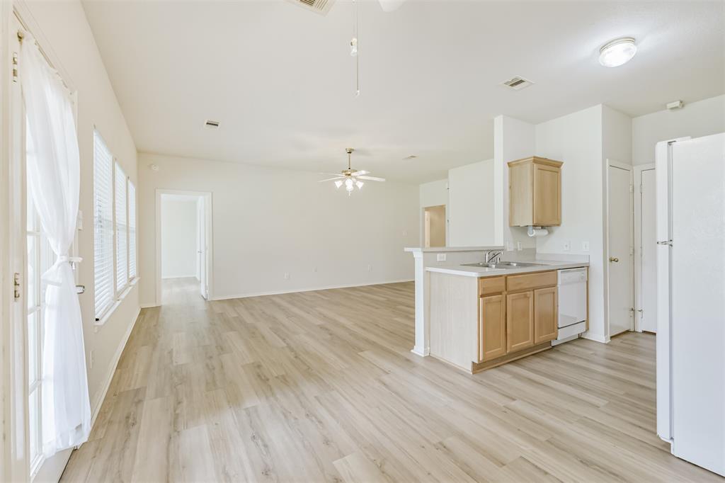 24114 Wild Horse Lane, Hockley, Texas image 11