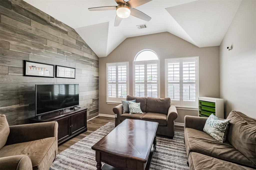 2718 Sterling Fields Drive, Pearland, Texas image 15