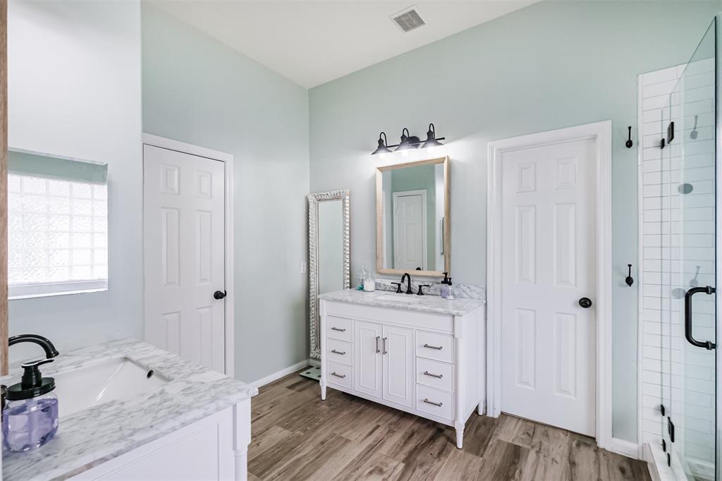 2718 Sterling Fields Drive, Pearland, Texas image 14