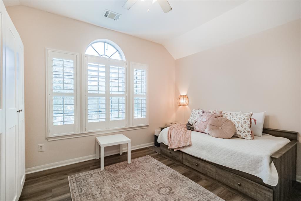 2718 Sterling Fields Drive, Pearland, Texas image 19