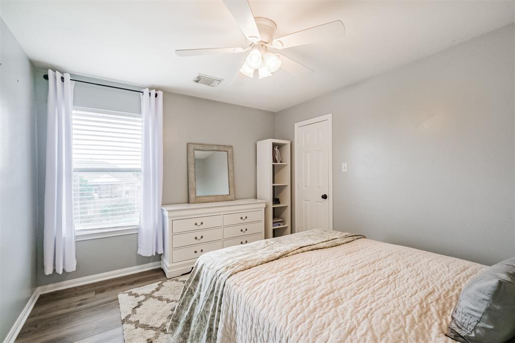 2718 Sterling Fields Drive, Pearland, Texas image 16