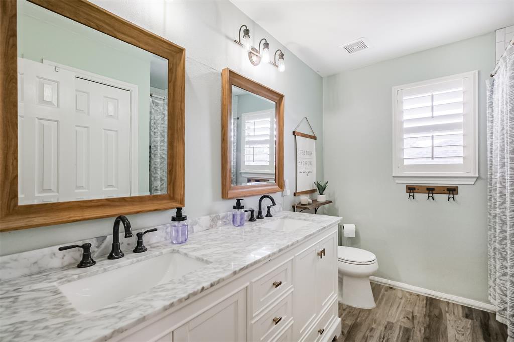 2718 Sterling Fields Drive, Pearland, Texas image 18