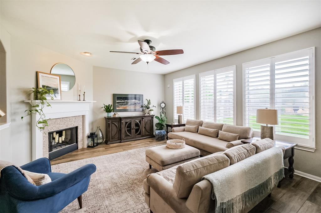 2718 Sterling Fields Drive, Pearland, Texas image 5