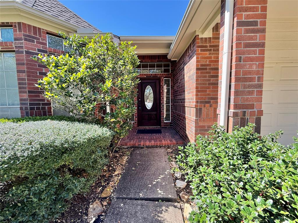 1114 Foxland Chase Street, Sugar Land, Texas image 2