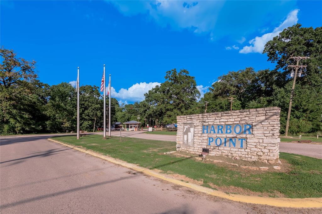 844 Harbor Point Drive, Trinity, Texas image 1