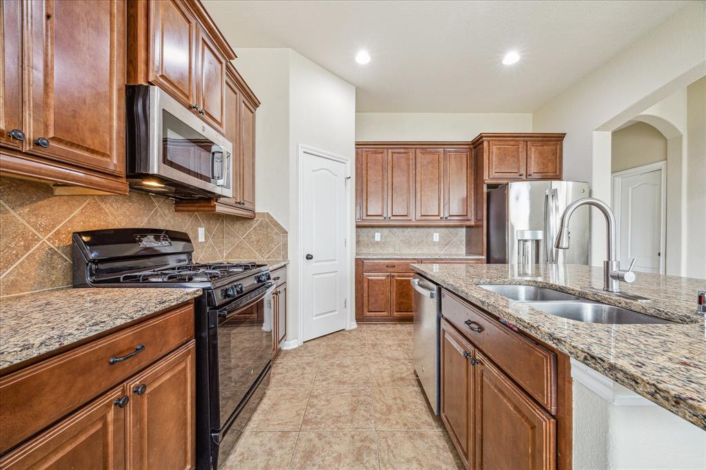 2867 Suncreek Lane, Dickinson, Texas image 6