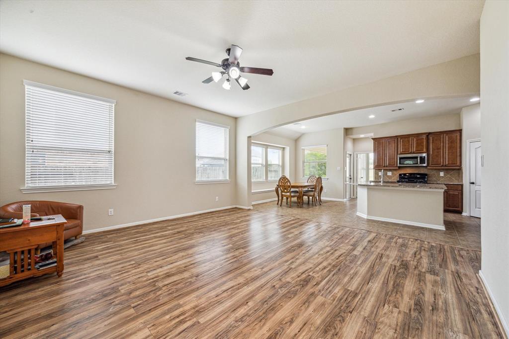 2867 Suncreek Lane, Dickinson, Texas image 4