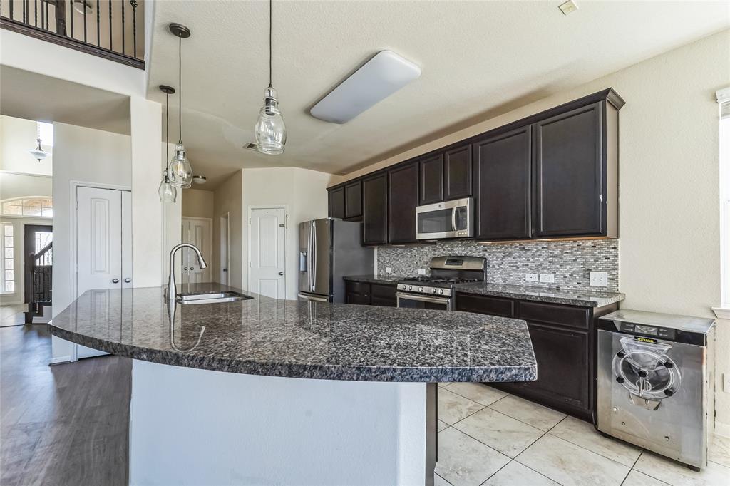 4107 Cypress Point Drive, Baytown, Texas image 12