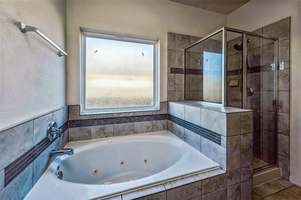 4107 Cypress Point Drive, Baytown, Texas image 27