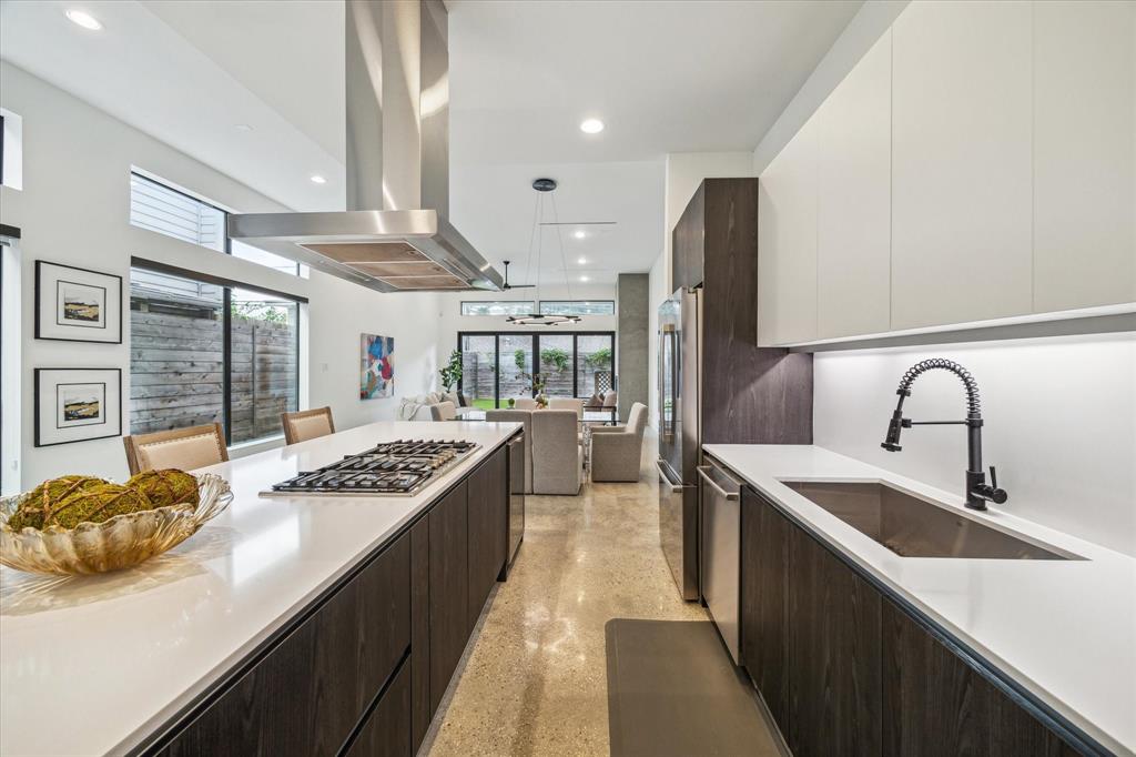 2014 Colquitt, Houston, Texas image 5