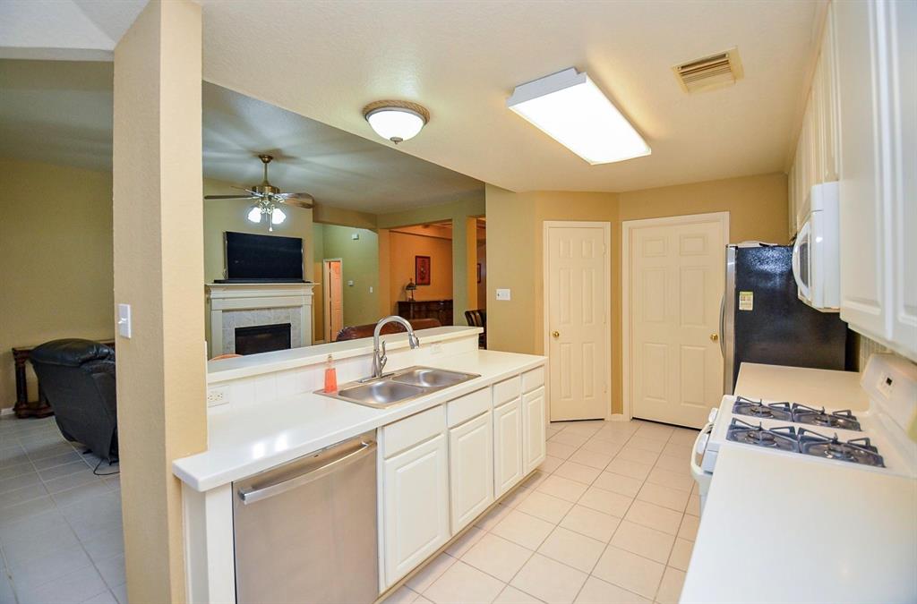 4606 Russett Lane, Sugar Land, Texas image 14