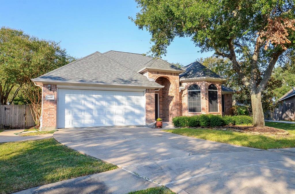 4606 Russett Lane, Sugar Land, Texas image 2