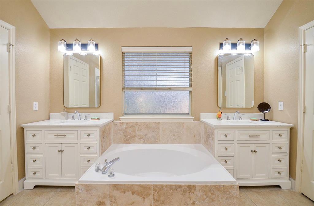 4606 Russett Lane, Sugar Land, Texas image 28