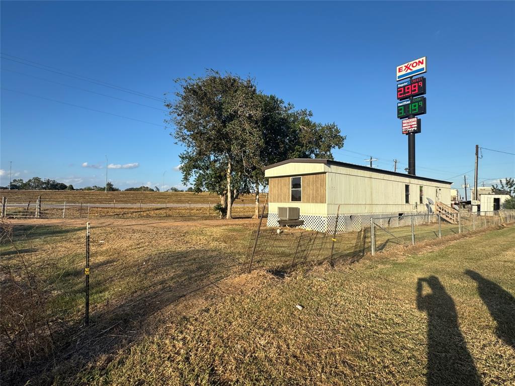 1423 Prosperity Street, El Campo, Texas image 6