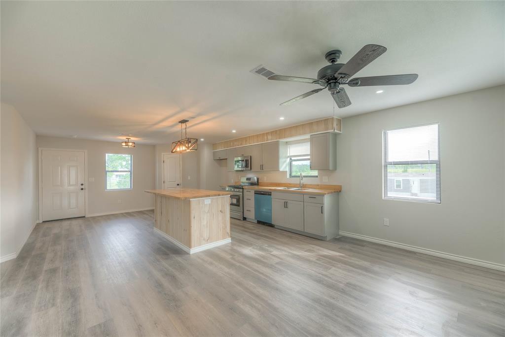 646 Yaupon Cove Drive, Onalaska, Texas image 1
