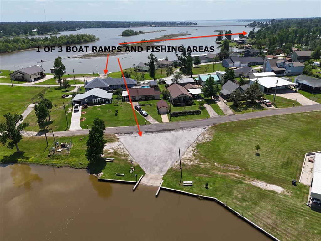 646 Yaupon Cove Drive, Onalaska, Texas image 6