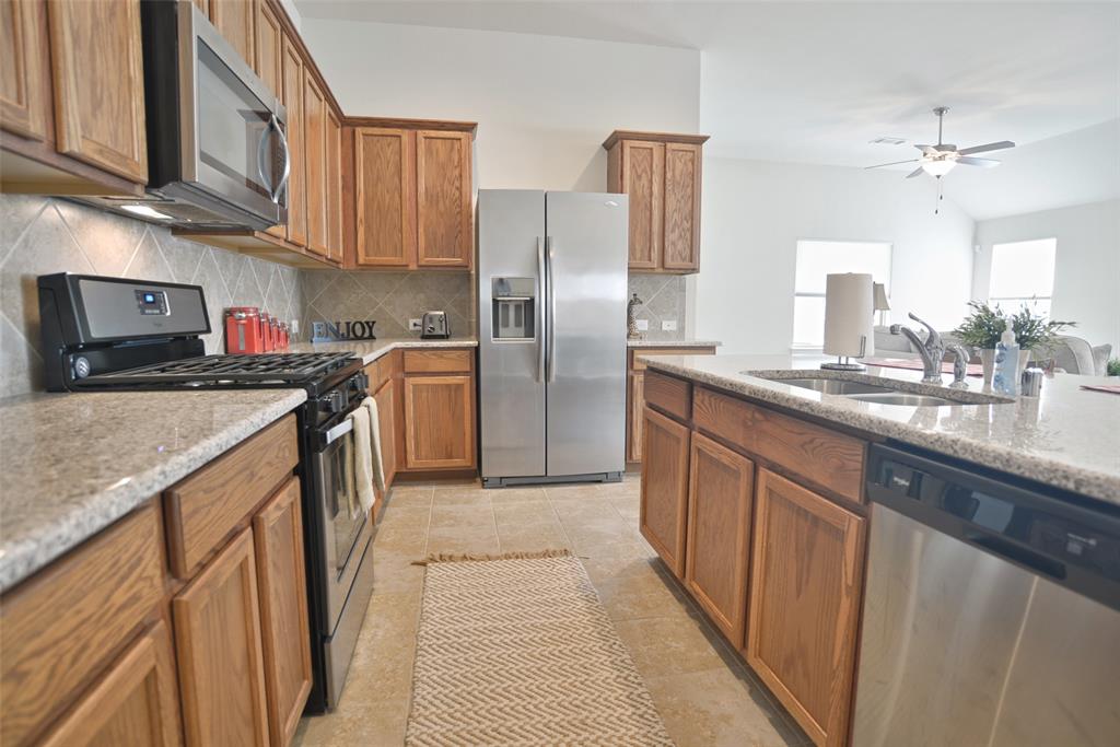 12421 Berberry Drive, Texas City, Texas image 7