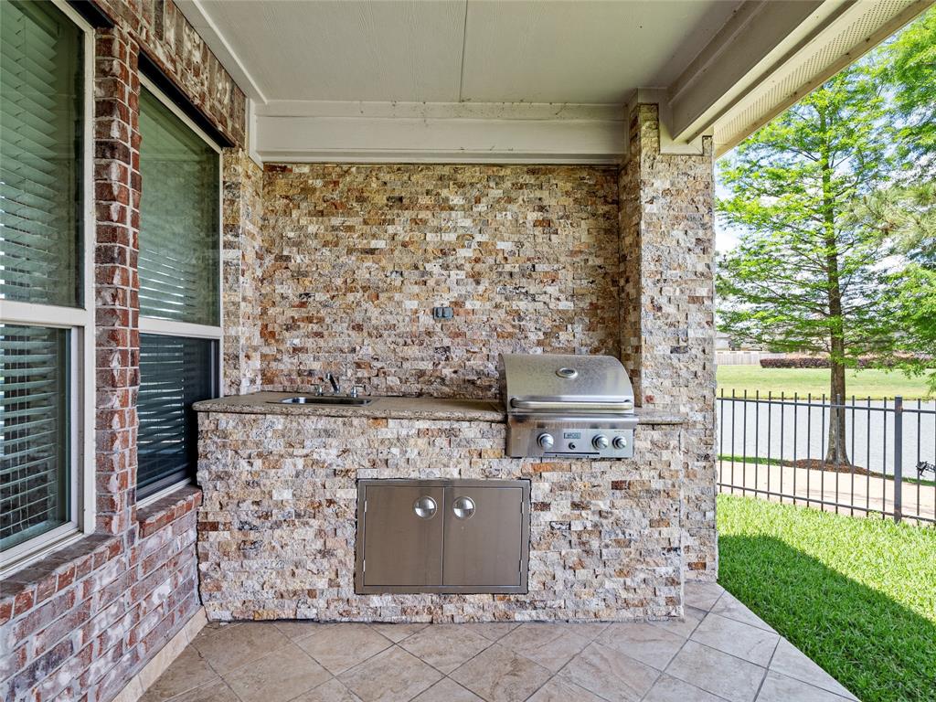 2513 Crestmoon Court, Houston, Texas image 9